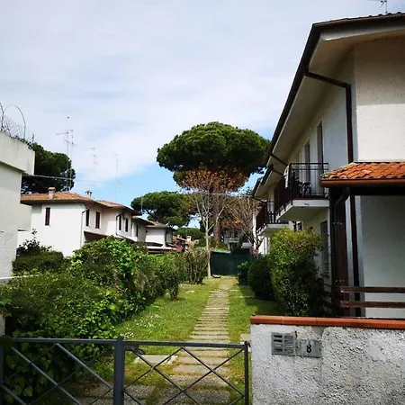 Marina Beach Rosa Holiday home *